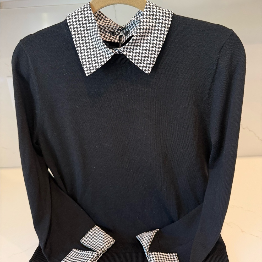 ALICE + OLIVIA BLACK SWEATER WITH BLACK AND WHITE DETAILING. SIZE LARGE.